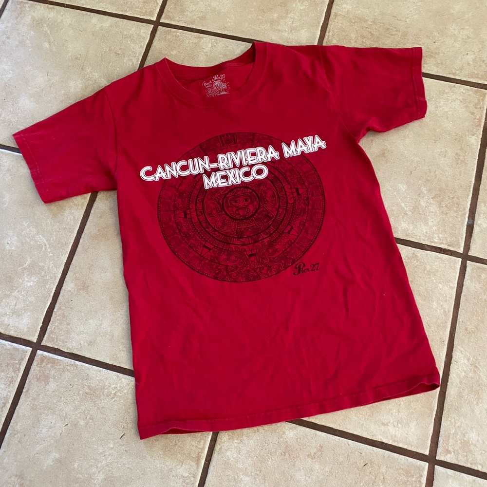 (A119) Mens Red Cancun Riviera Maya Graphic T-Shirt Size Small